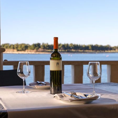 City Center Coastal Escape - Apartments With Sea View Or Cozy Room Novigrad Istria Exterior foto
