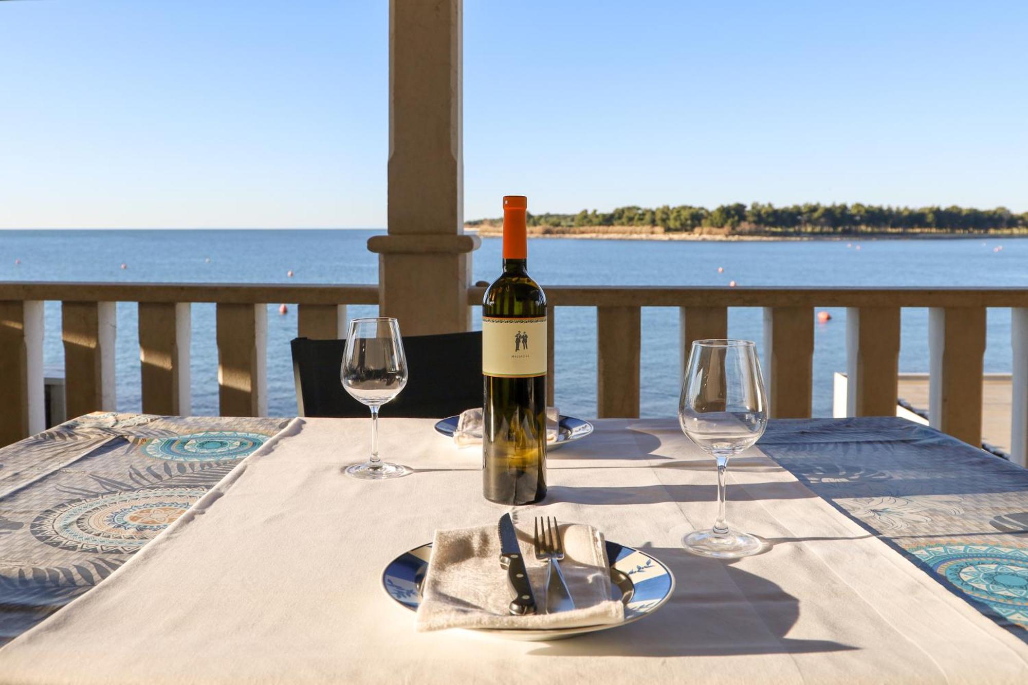 City Center Coastal Escape - Apartments With Sea View Or Cozy Room Novigrad Istria Exterior foto