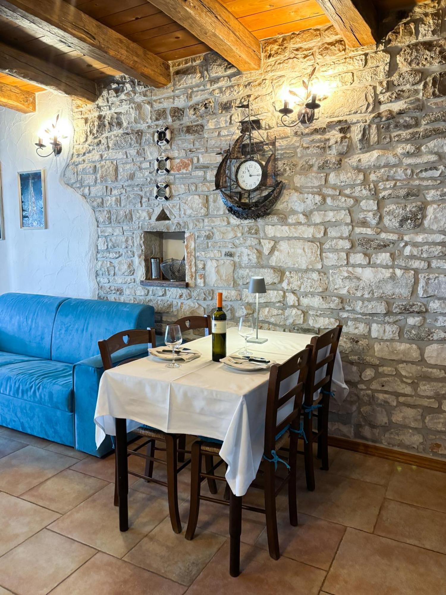 City Center Coastal Escape - Apartments With Sea View Or Cozy Room Novigrad Istria Exterior foto