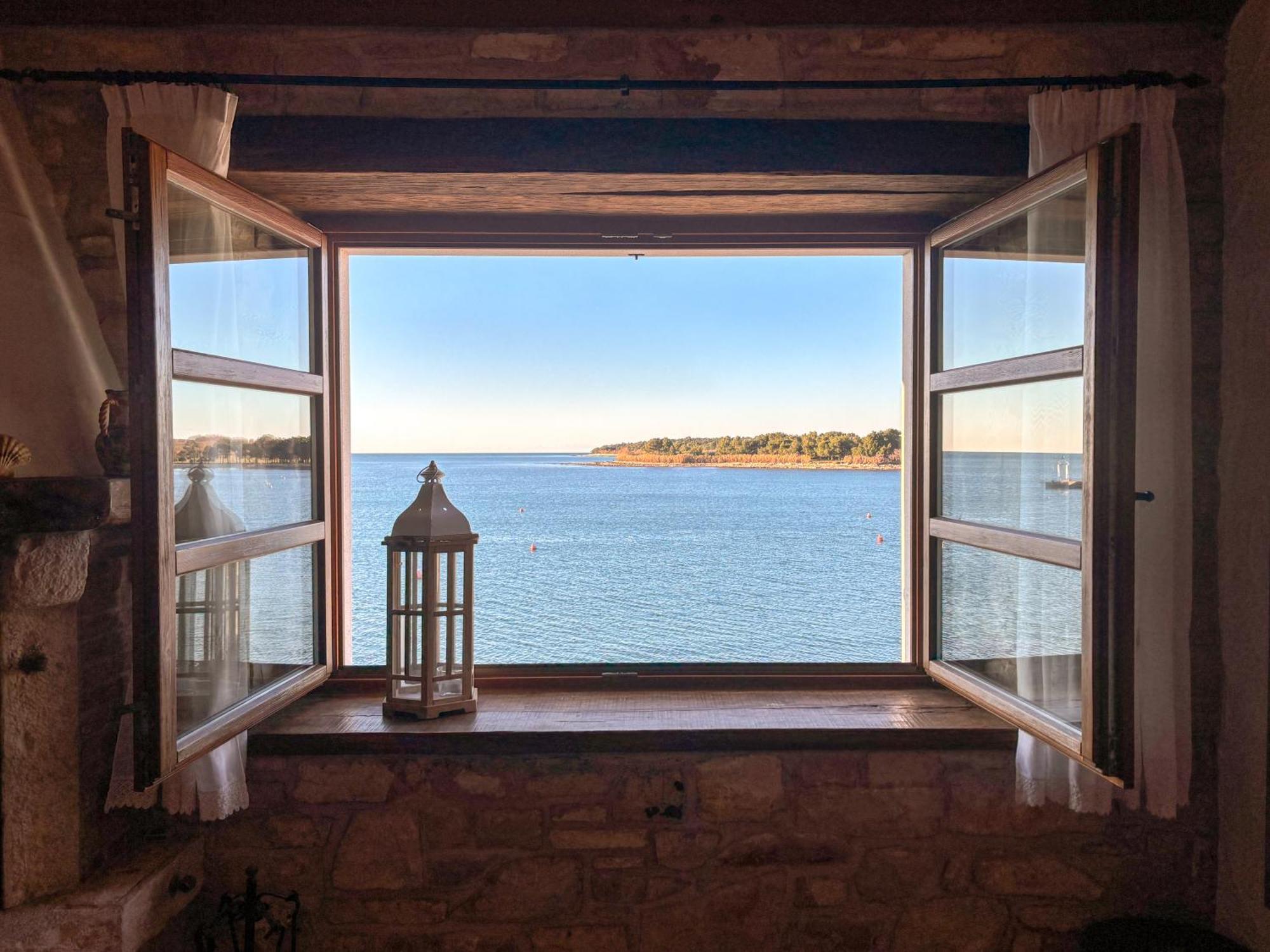 City Center Coastal Escape - Apartments With Sea View Or Cozy Room Novigrad Istria Exterior foto